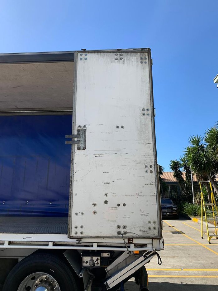 2004 Maxitrans St3 22 Pallet Sd Refrigerated Curtain, Tuck Away Tail Gate