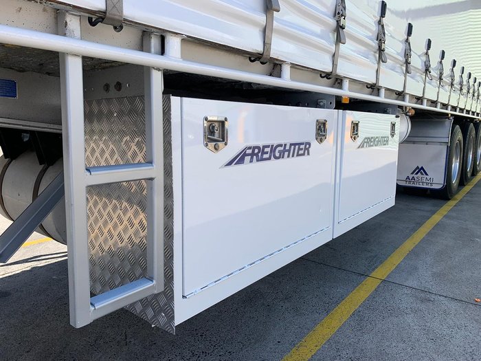 2004 Maxitrans St3 22 Pallet Sd Refrigerated Curtain, Tuck Away Tail Gate