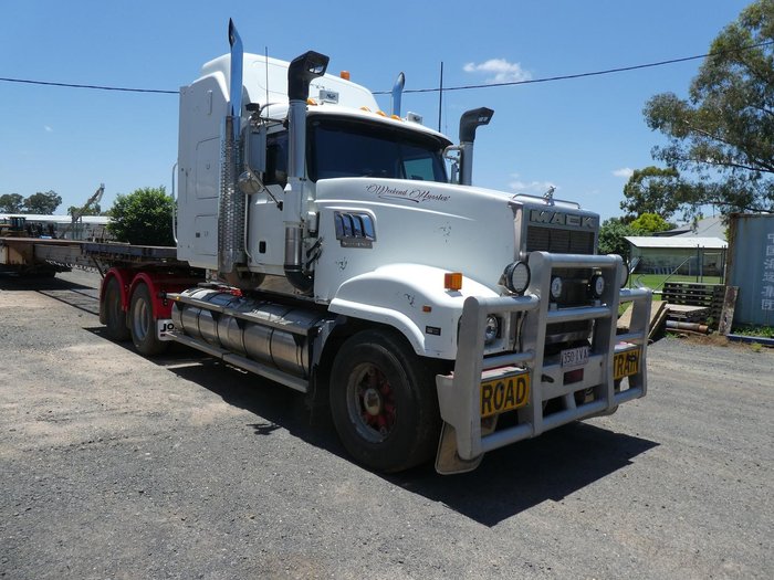 2005 Mack Superliner WHITE