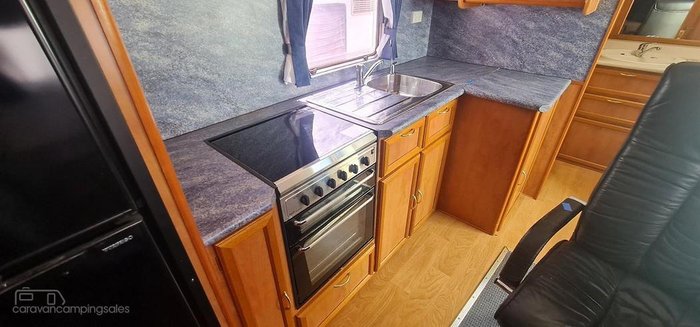 2010 Humpback Aussie By Design - Smart Van