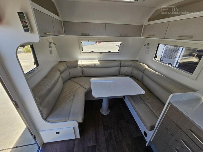 2016 New Age Caravans Blue Diamond Bd24e