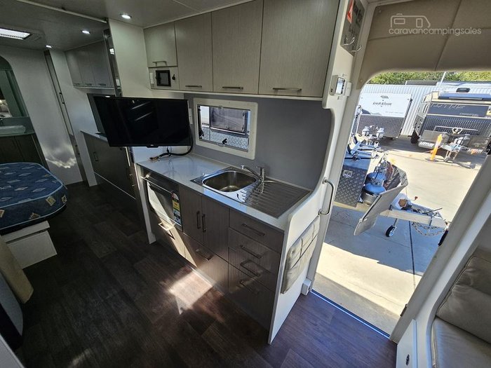 2016 New Age Caravans Blue Diamond Bd24e