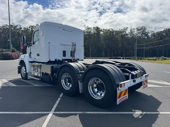 2024 Kenworth T410sar T410SAR IT BUNK White