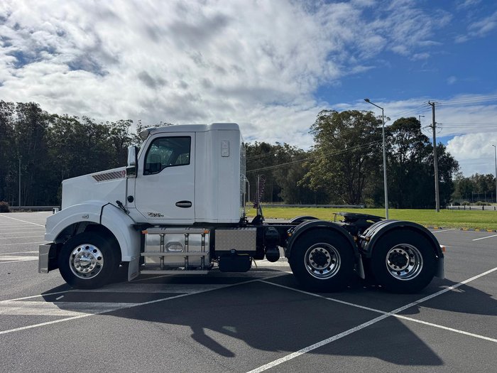 2024 Kenworth T410sar T410SAR IT BUNK White
