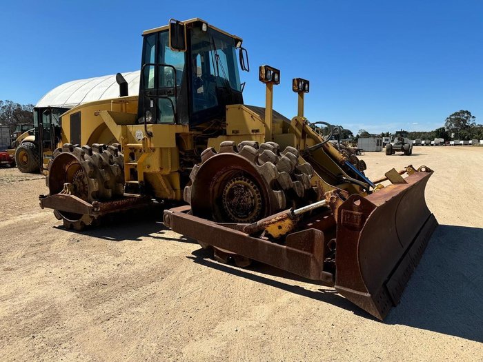 2001 Caterpillar 825G