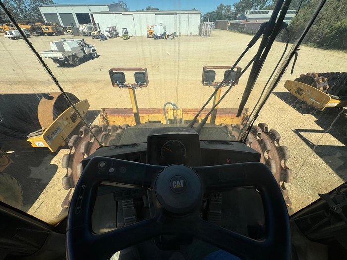 2001 Caterpillar 825G 