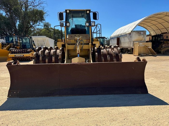 2001 Caterpillar 825G 