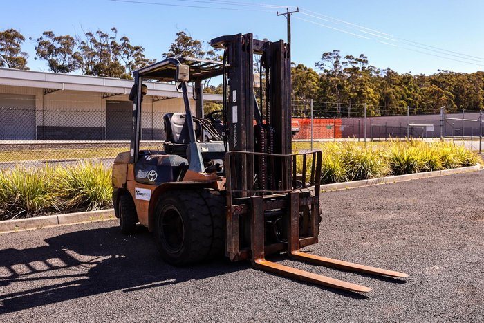 1999 Toyota 02-7Fdj35 Orange