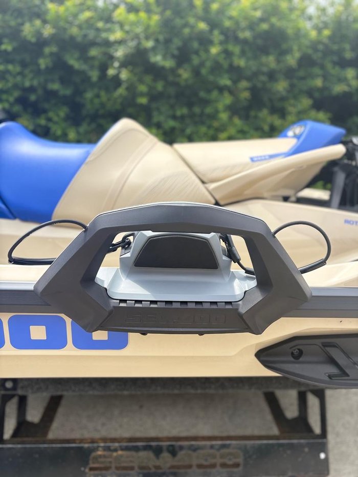 2025 SEA-DOO Wake Pro 230