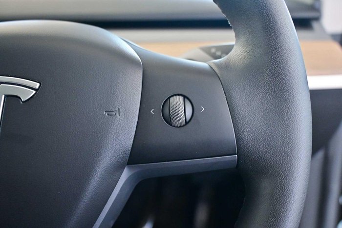 2022 Tesla Model Y Rear-Wheel Drive