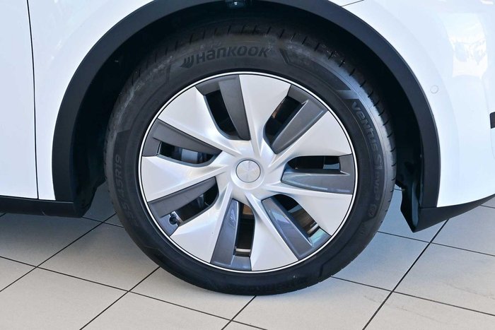 2022 Tesla Model Y Rear-Wheel Drive