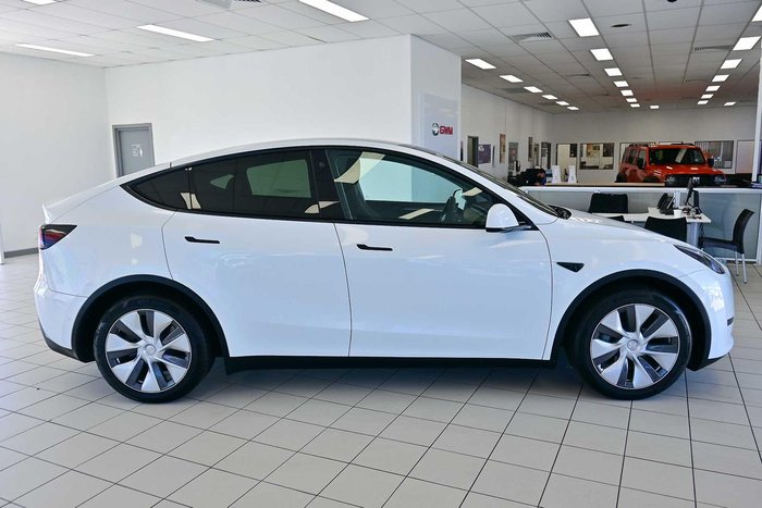 2022 Tesla Model Y Rear-Wheel Drive