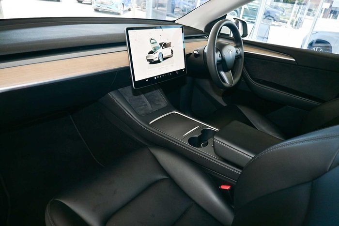 2022 Tesla Model Y Rear-Wheel Drive
