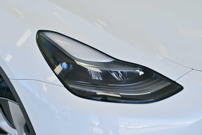 2022 Tesla Model Y Rear-Wheel Drive
