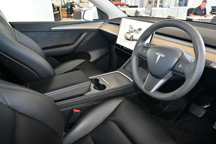 2022 Tesla Model Y Rear-Wheel Drive
