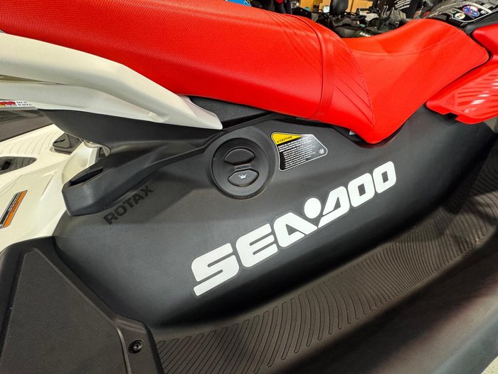 2025 SEA-DOO Spark Trixx 3up