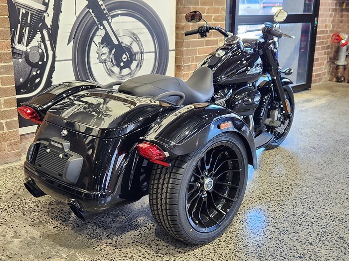 2024 Harley-Davidson Freewheeler 114 (FLRT) Freewheeler Black