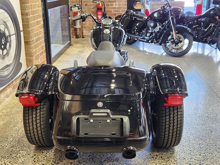 2025 Harley-Davidson Freewheeler 114 (FLRT) Freewheeler Black