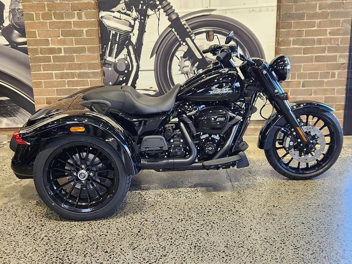 2025 Harley-Davidson Freewheeler 114 (FLRT) Freewheeler Black