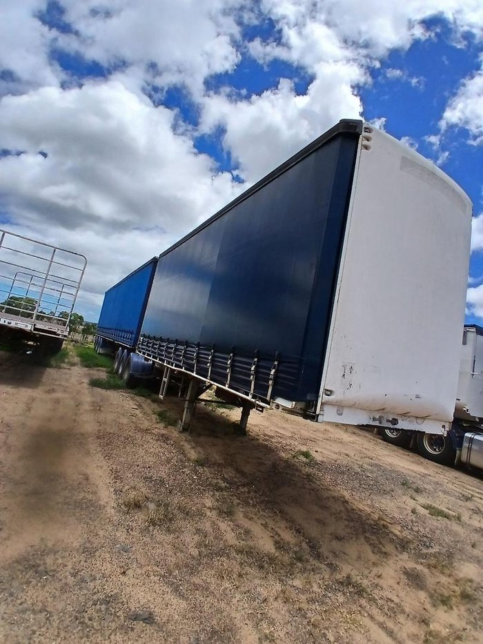 2001 Maxitrans Curtainside