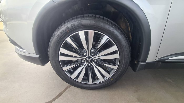 2018 MITSUBISHI OUTLANDER ES ADAS 5 SEAT 2WD