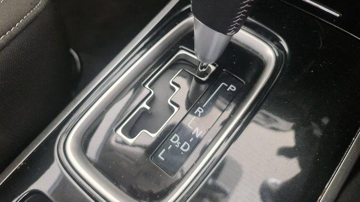 2018 MITSUBISHI OUTLANDER ES ADAS 5 SEAT 2WD