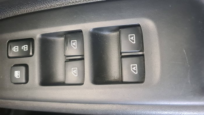 2018 MITSUBISHI OUTLANDER ES ADAS 5 SEAT 2WD