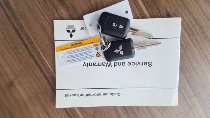 2018 MITSUBISHI OUTLANDER ES ADAS 5 SEAT 2WD