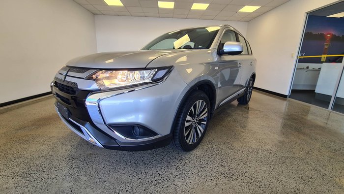 2018 MITSUBISHI OUTLANDER ES ADAS 5 SEAT 2WD