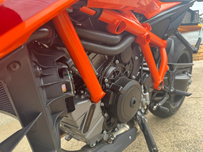 2024 KTM 1390 Super Duke R 