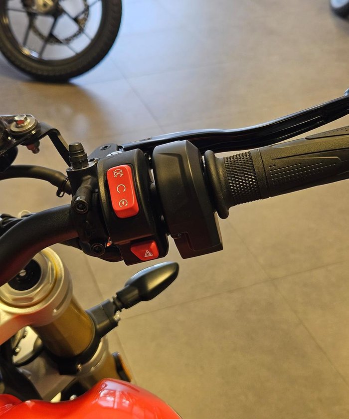 2025 Triumph Speed Twin 1200 RS Speed Twin Orange