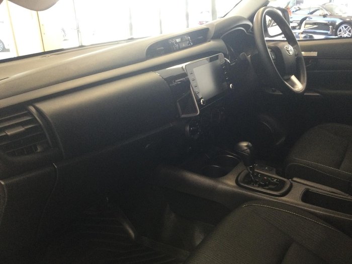 2024 Toyota Hilux SR