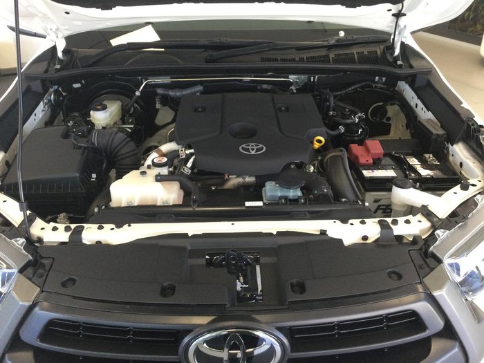 2024 Toyota Hilux SR