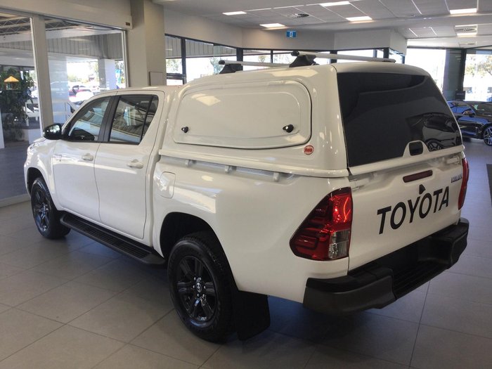 2024 Toyota Hilux SR