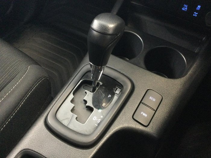 2024 Toyota Hilux SR