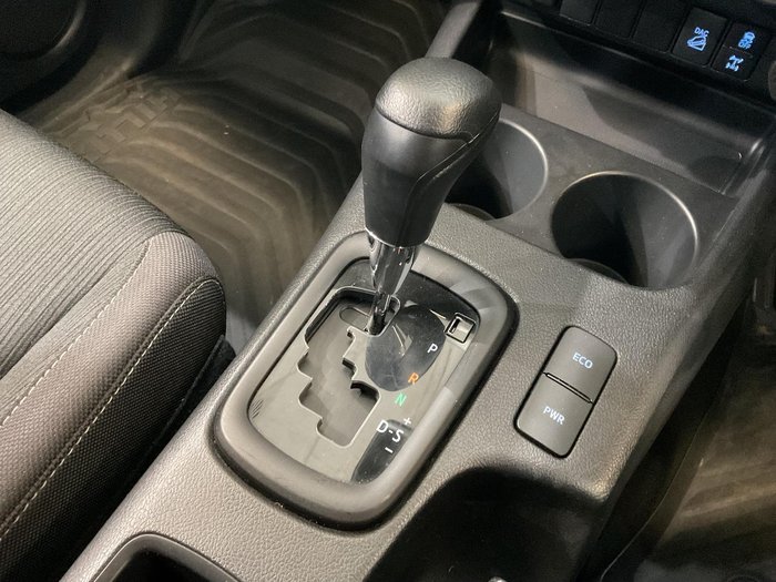 2024 Toyota Hilux SR