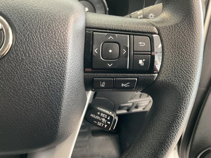 2024 Toyota Hilux SR