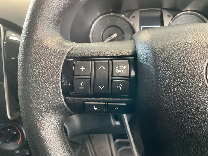 2024 Toyota Hilux SR