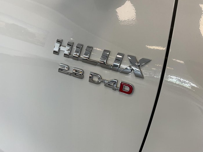 2024 Toyota Hilux SR