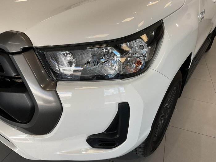 2024 Toyota Hilux SR