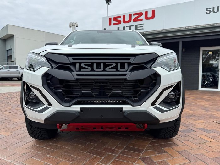 2025 Isuzu D-MAX BLADE
