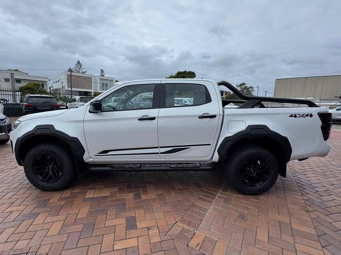 2025 Isuzu D-MAX BLADE