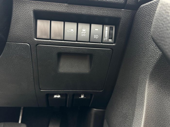 2025 Isuzu D-MAX BLADE
