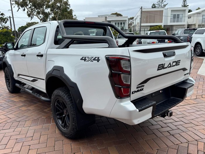 2025 Isuzu D-MAX BLADE