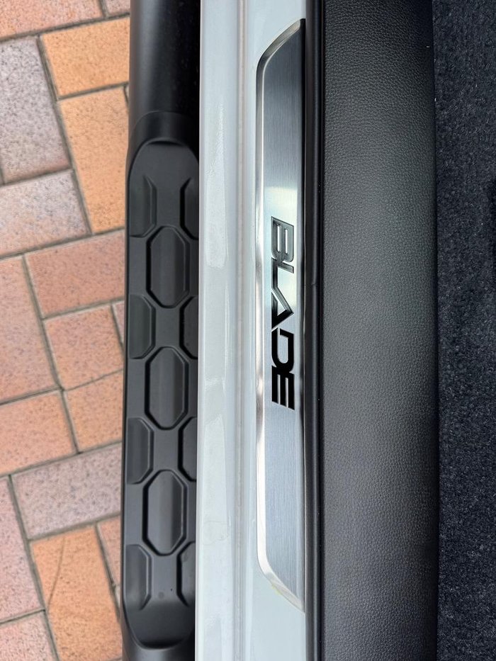 2025 Isuzu D-MAX BLADE