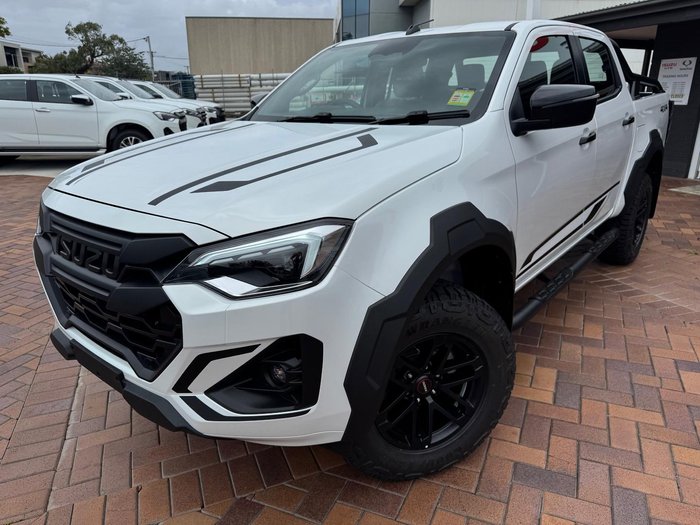 2025 Isuzu D-MAX BLADE