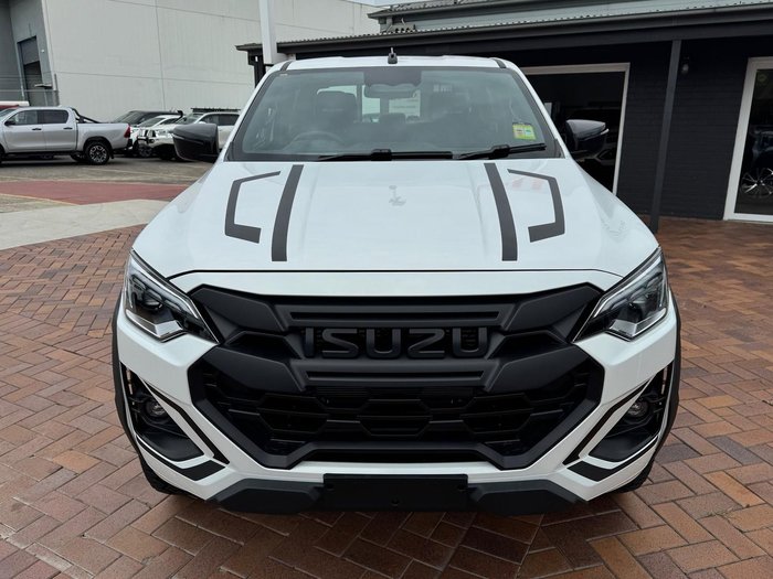 2025 Isuzu D-MAX BLADE