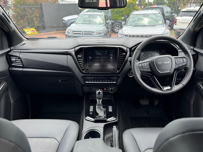 2025 Isuzu D-MAX BLADE
