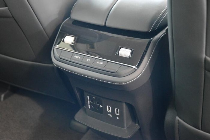 2024 LDV D90 Executive