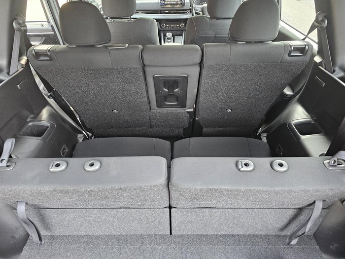 2024 Mitsubishi Outlander ES
